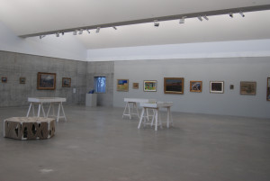 Ett urval ur Kalmar konstmuseums samling till Daniel Hoflunds installation. Foto: Torun Ekstrand